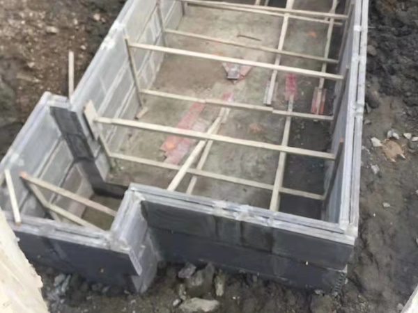 Brick membrane sink