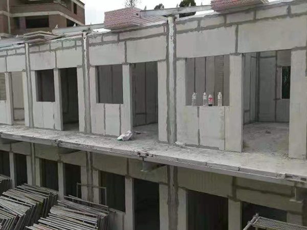 Concrete wall panel Simple house