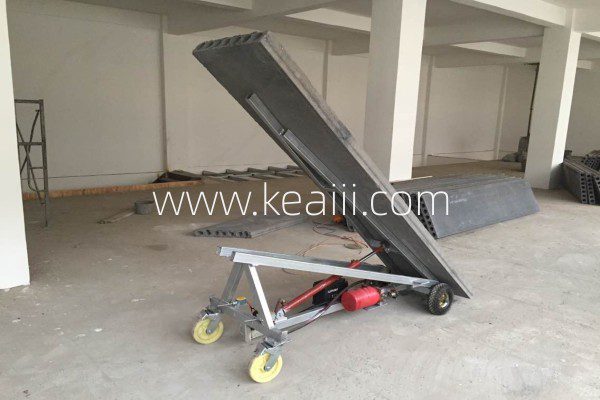 wall panel lifting machine