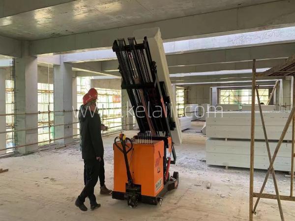 wall panel lifting and installation machine