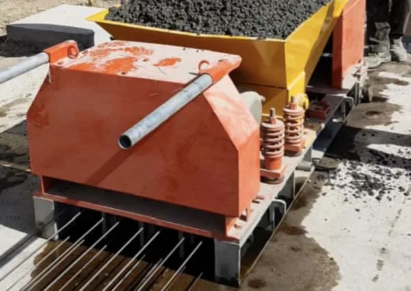 Máquina para fabricar columnas de hormigón en H